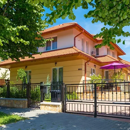 Andi Apartman