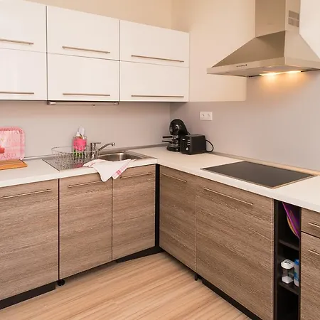 Andi Apartman