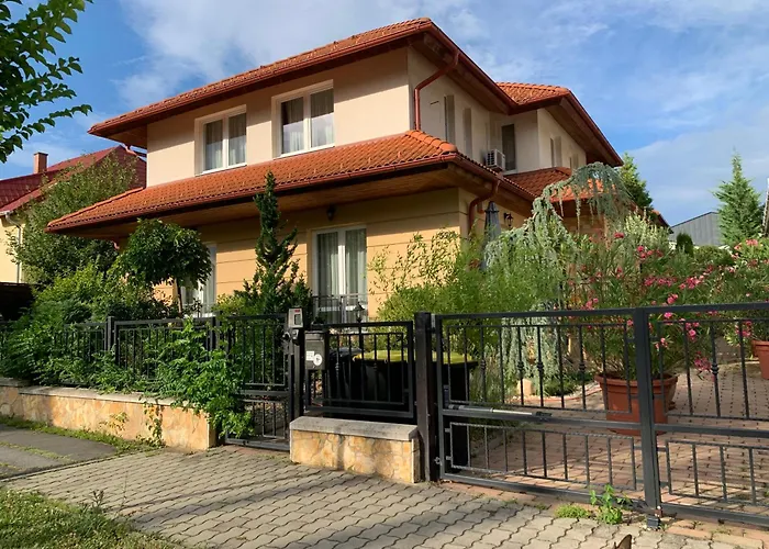 Andi アパート ヘーヴィーズ