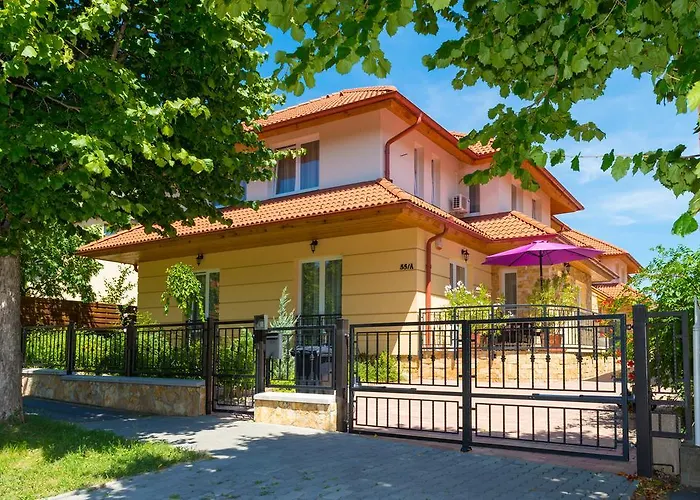 Andi Apartment